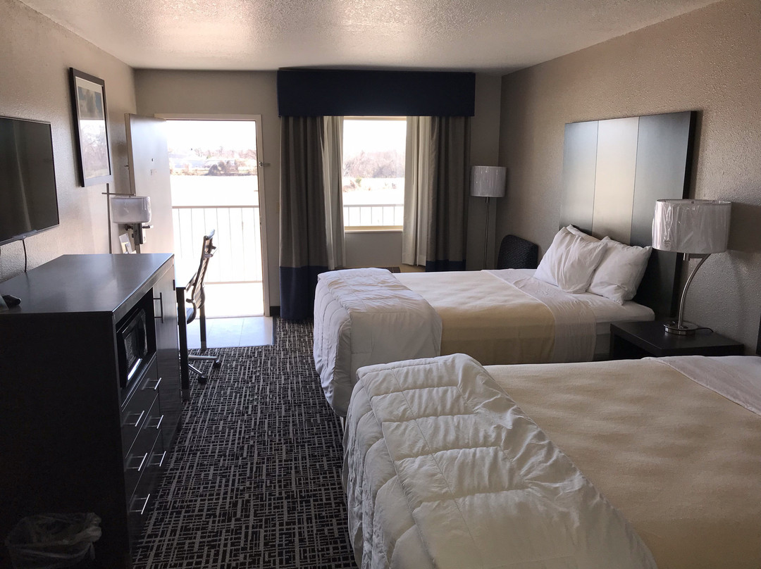 Days Inn by Wyndham Grove主图