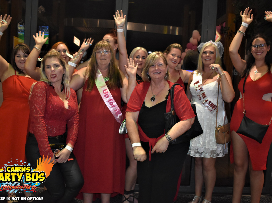 Ultimate Party Bus-凯恩斯必去景点