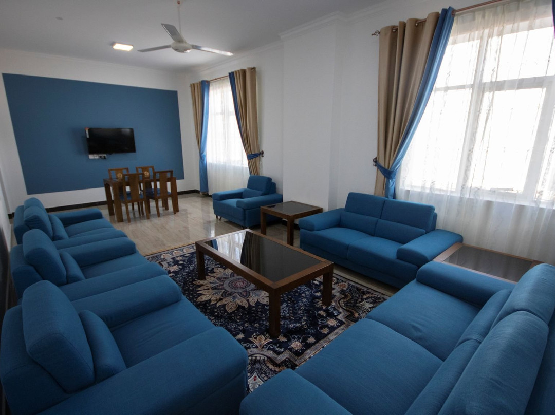 Home Station Hotel主图