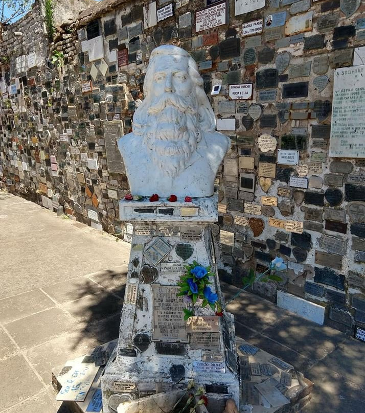 Estatua Pancho Sierra,景点图片