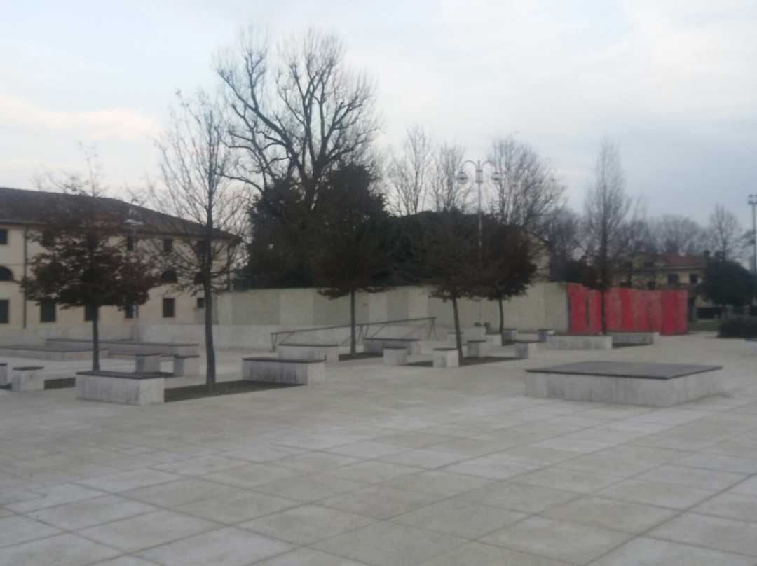 Piazza Europa di Noventa Padovana-诺文塔帕多瓦纳必去景点
