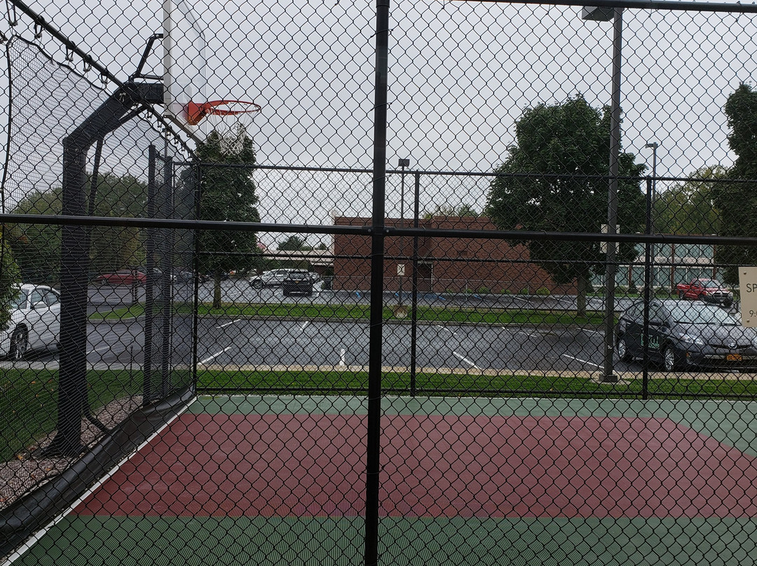 奥尔巴尼希尔顿惠庭套房酒店主图