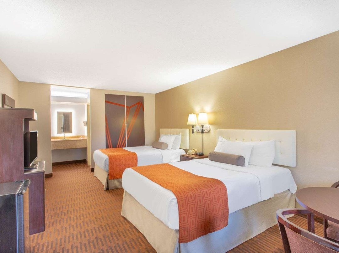 Howard Johnson by Wyndham Albany主图