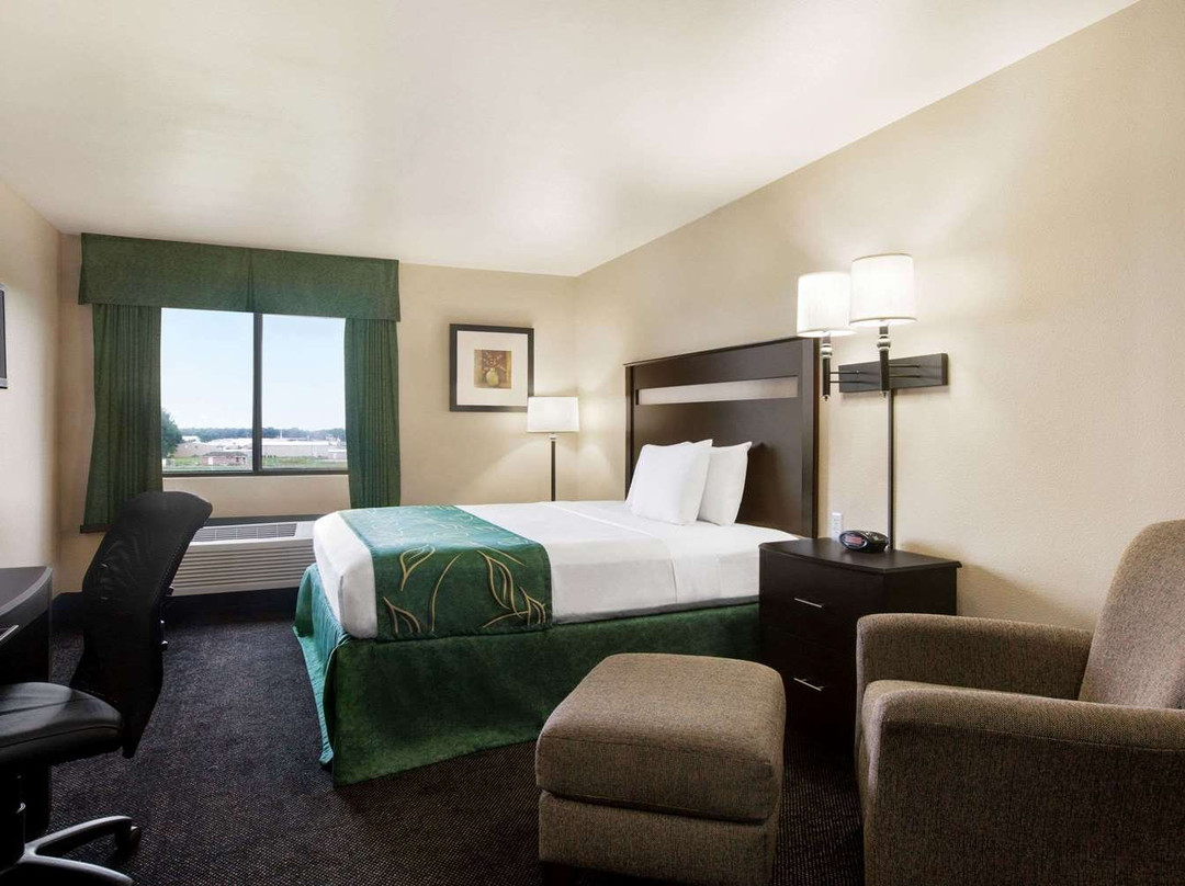 Travelodge by Wyndham Livonia主图