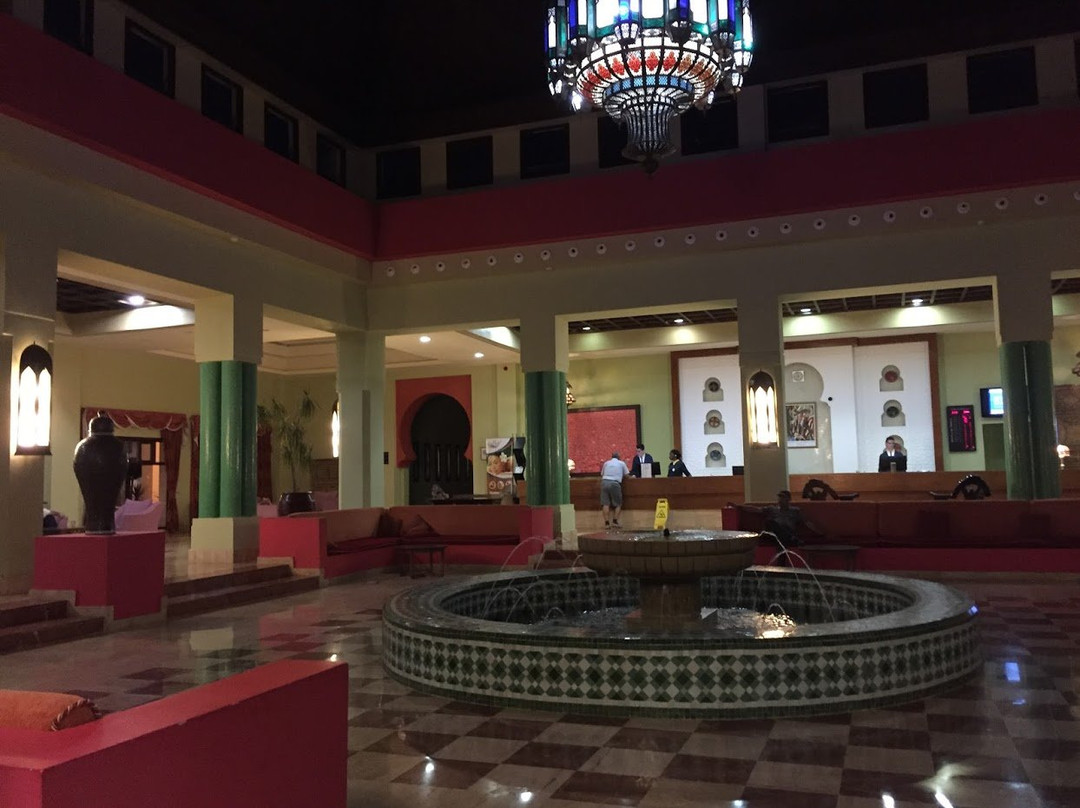 伊波罗之星度假酒店主图