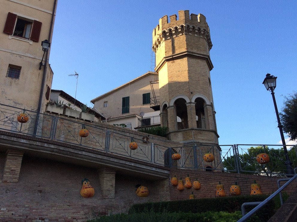 Torre Dell'Acquedotto景点图片