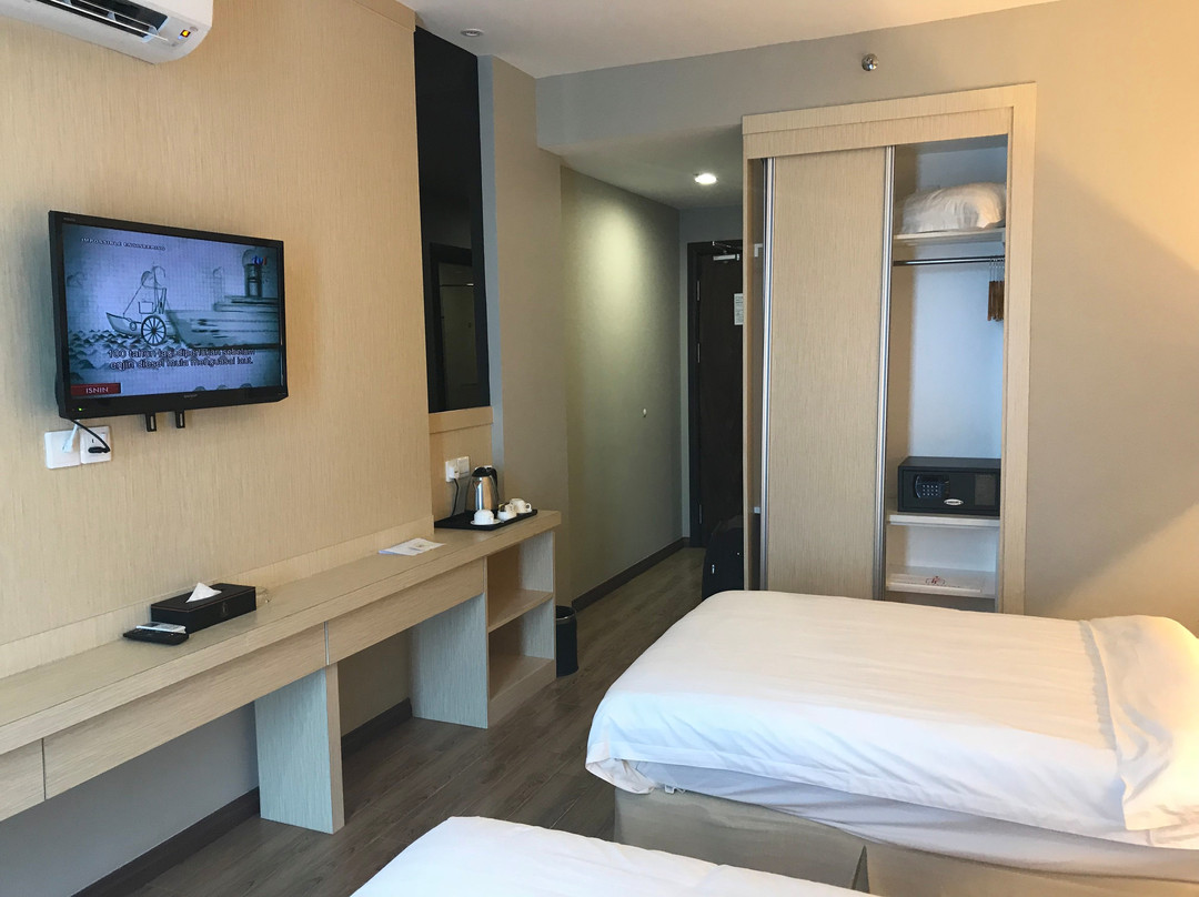 Lintas Platinum Hotel主图