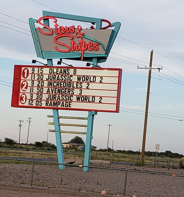 Stars & Stripes Drive-In Theatre景点图片