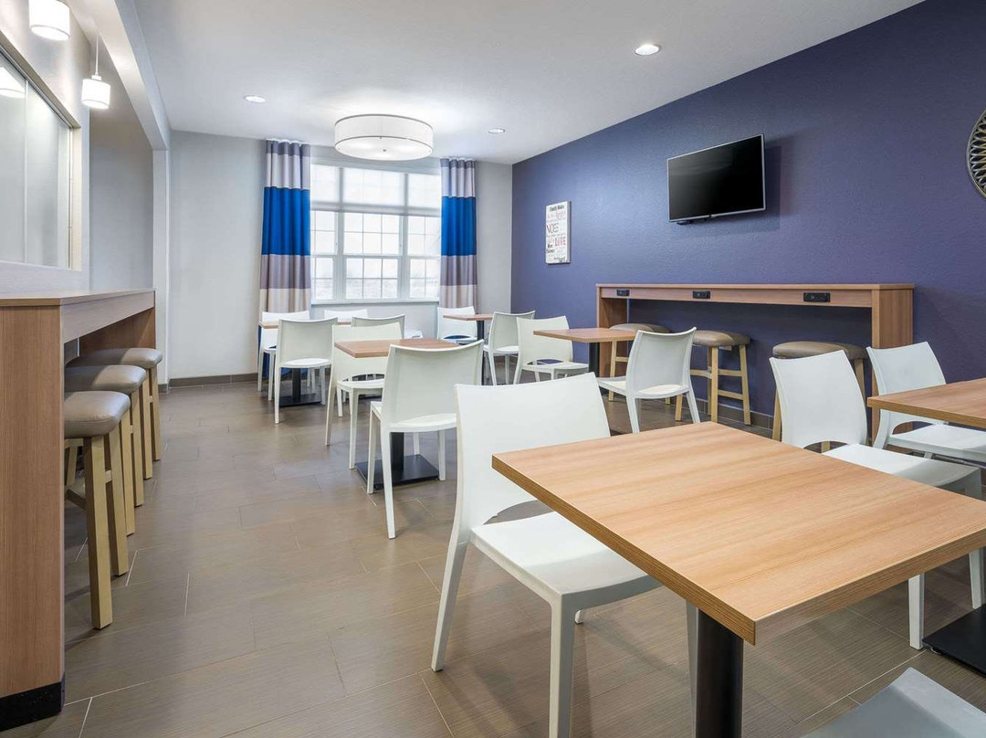 Microtel Inn & Suites by Wyndham Moorhead Fargo Area主图