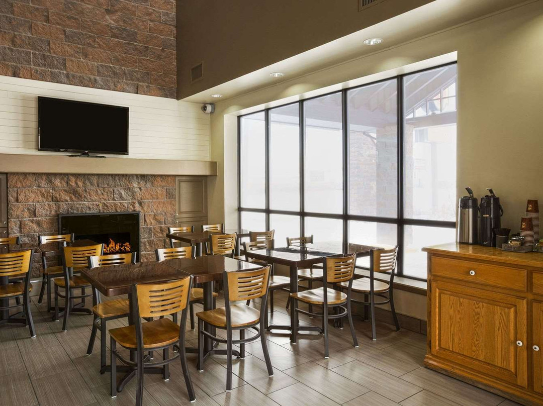 Super 8 by Wyndham Timmins ON主图