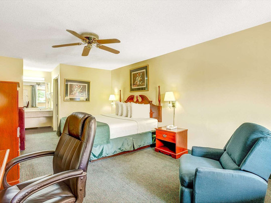 Days Inn & Suites by Wyndham Peachtree City主图