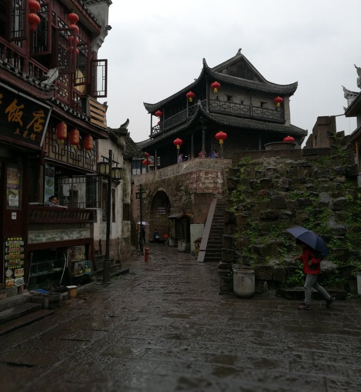 康翠茵·青稞古宅客栈主图