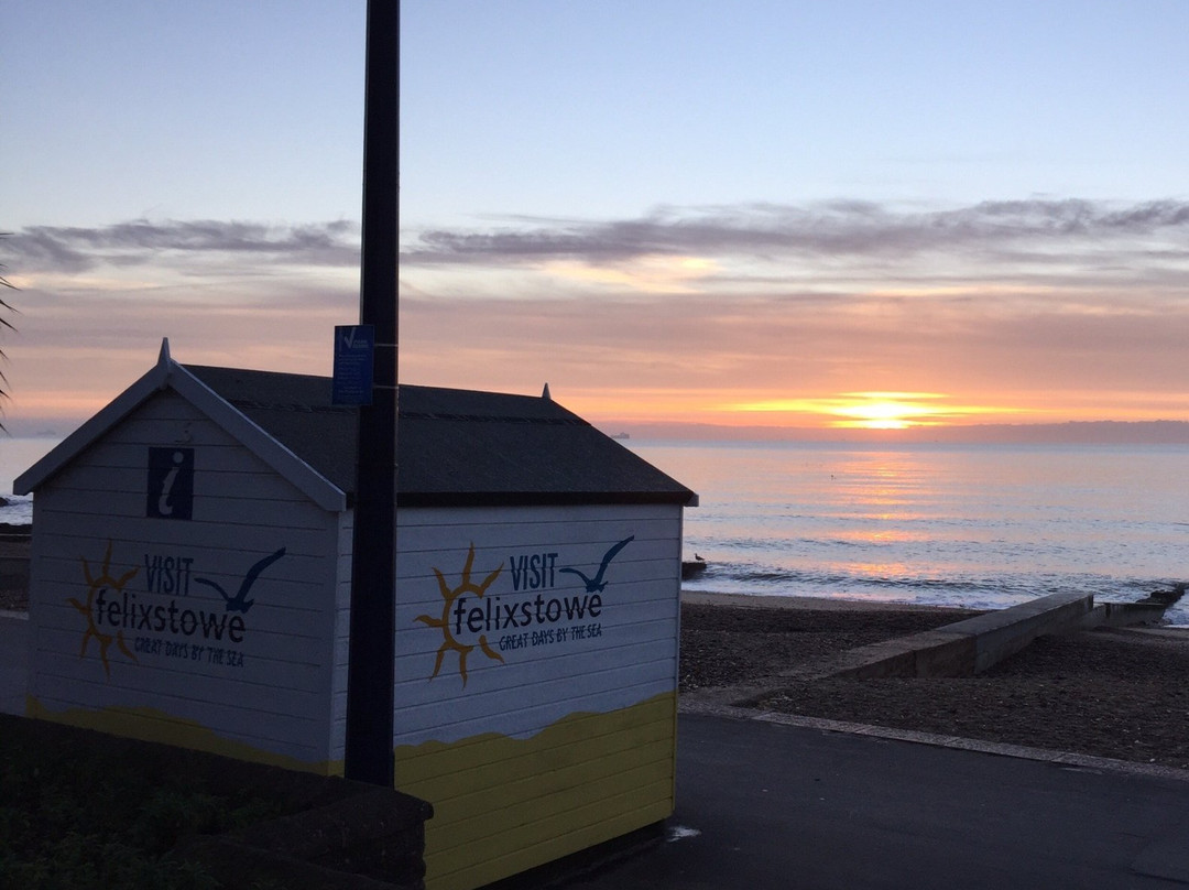 Visit Felixstowe TIC Beach Hut-费力克斯托必去景点