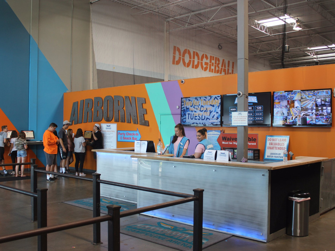 Airborne Trampoline Arena-德雷珀必去景点