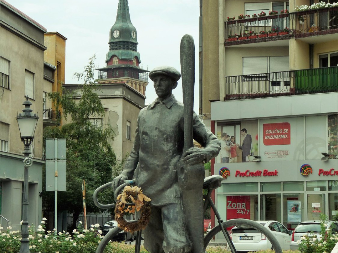 Ivan Sarić Monument景点图片