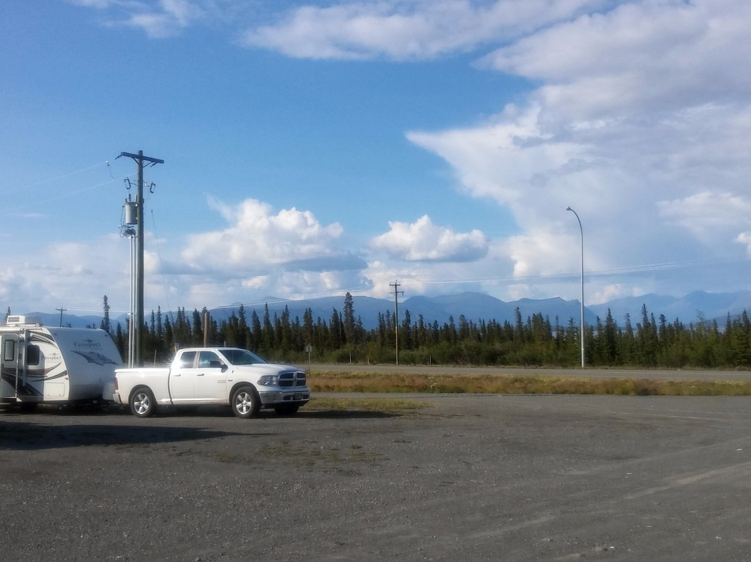 Destruction Bay Lodge & RV Park