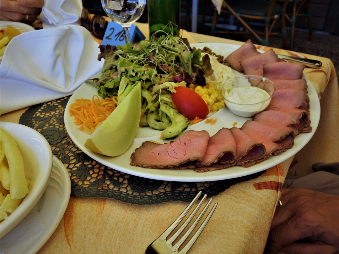Faulensee餐馆和美食-Seegarten Marina Pizzeria