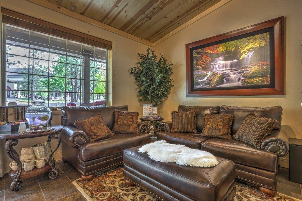 Altitudes Massage-大熊湖必去景点