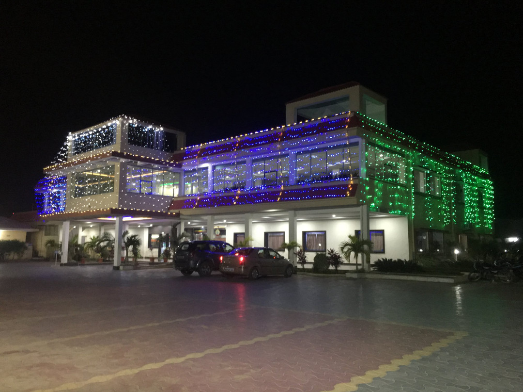 Mahbubnagar餐馆和美食-Hotel Akarsh Grand