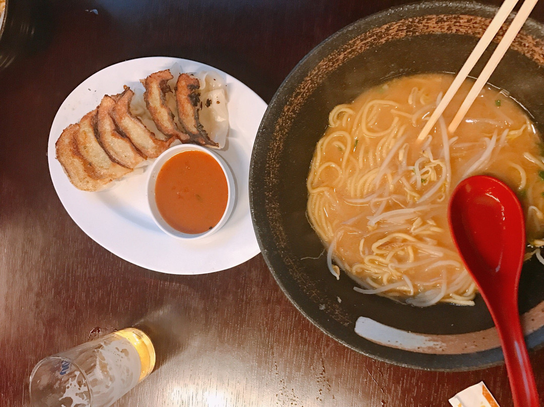 嘉手纳町餐馆和美食-Ramen Gyoza Senmonten Hacchabo