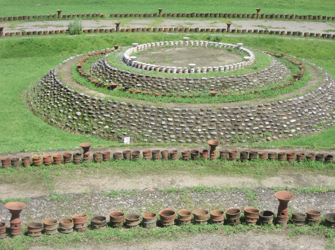 Hachimanzuka Tomb景点图片