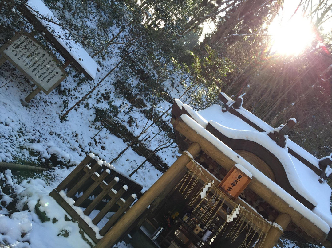 Tosui Shrine景点图片