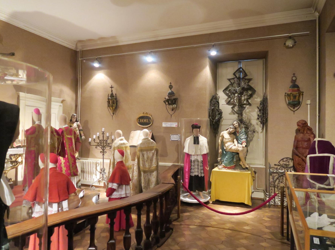 Musee des costumes et des traditions populaires-Saint-Jean-de-Maurienne必去景点