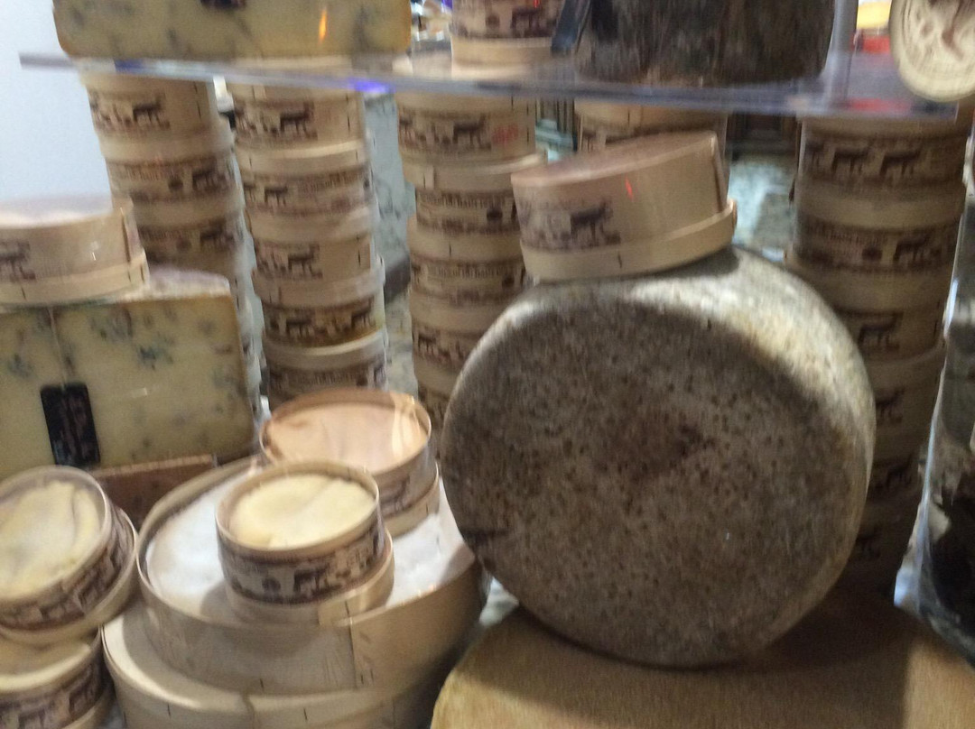 Fromagerie Foucher-圣日尔曼莱昂必去景点