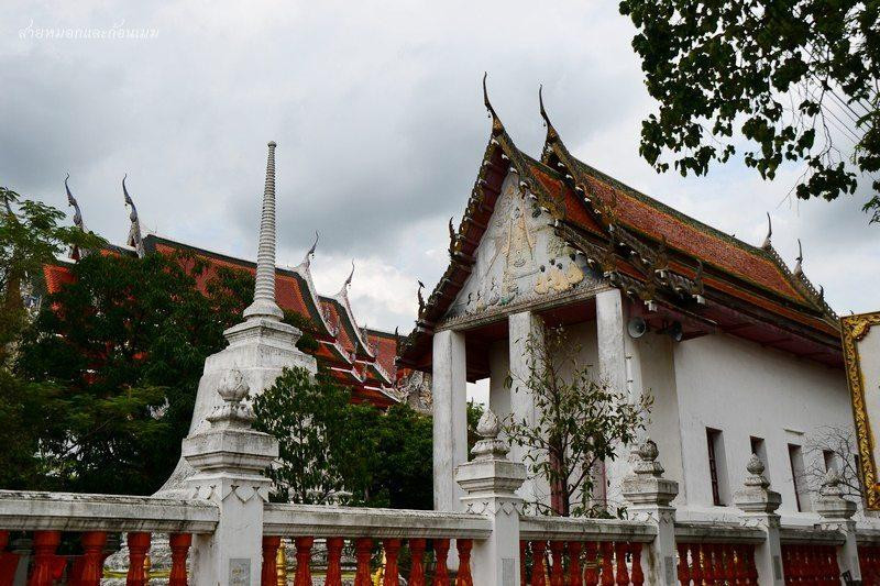 菩塔蒙通旅游景点-Wat Klang Bang Kaew