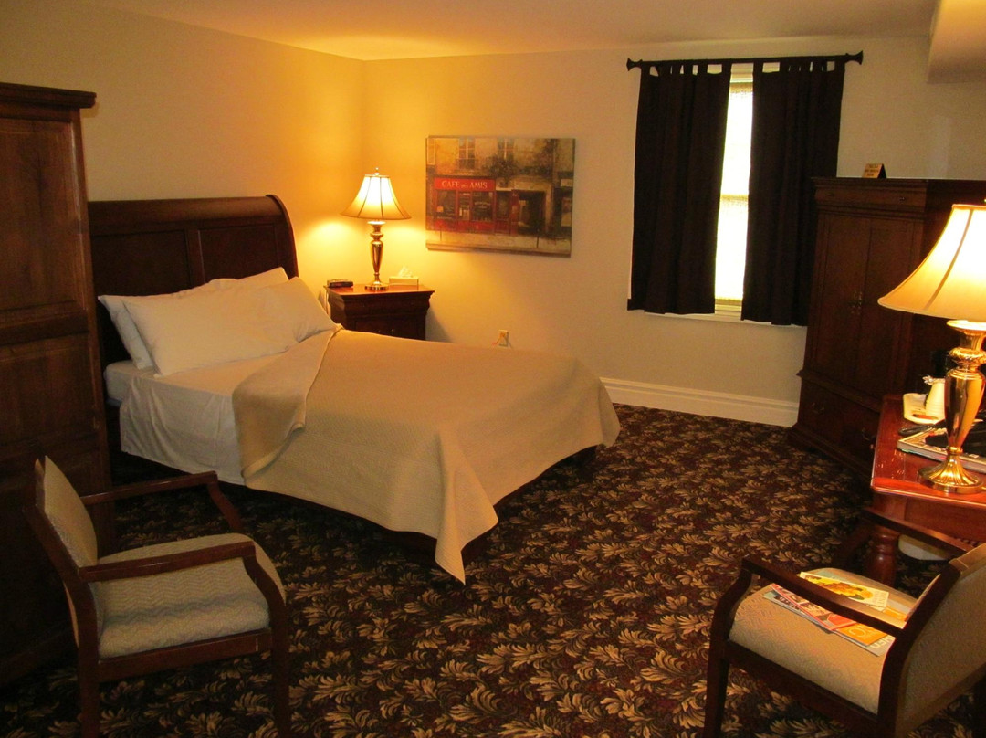 The Queen's Inn主图