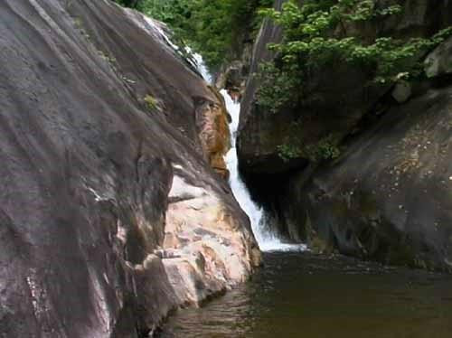 Huai Yang Waterfall National Park景点图片