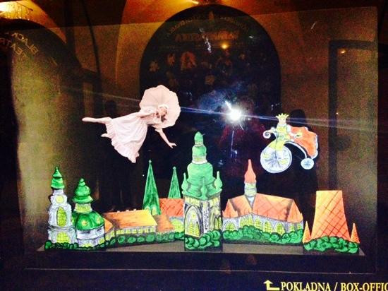 Ta Fantastika Black Light Theatre-布拉格必去景点