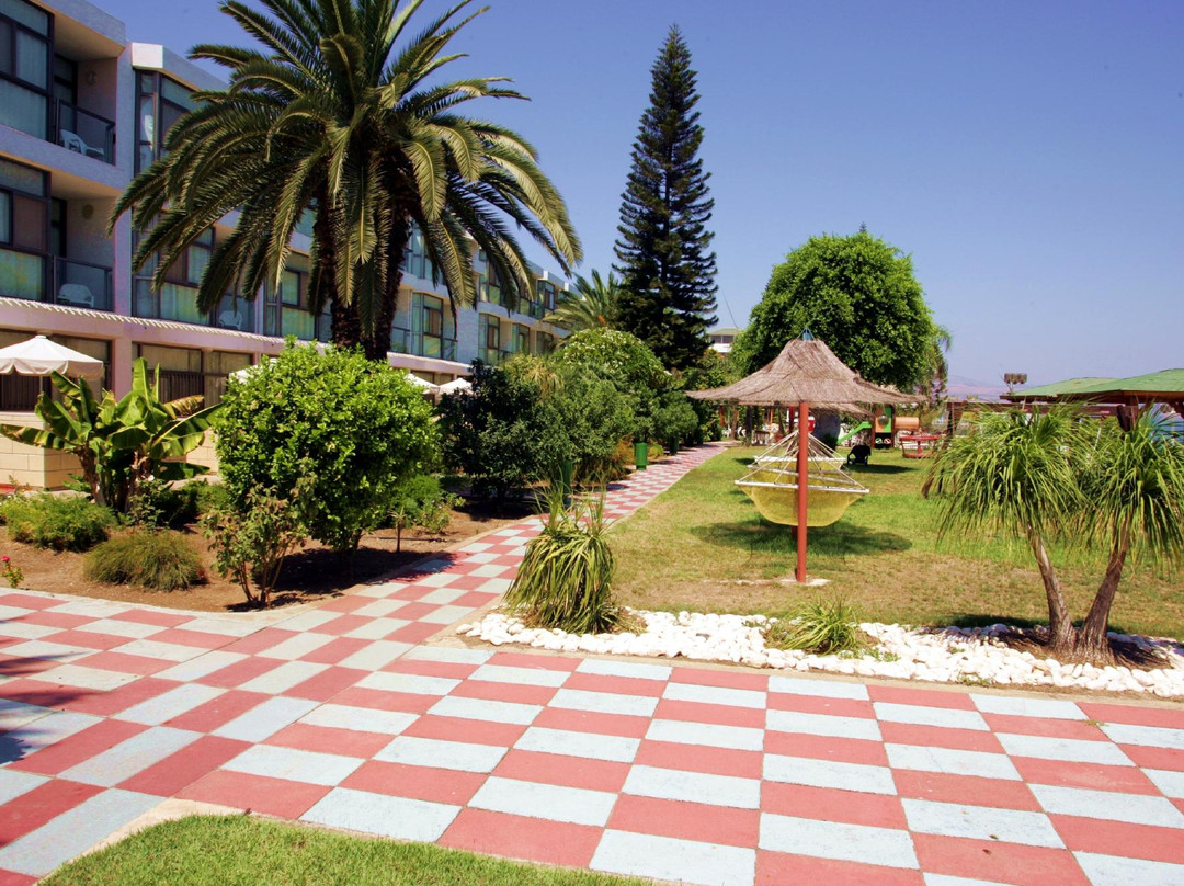 提比利亚酒店住宿-罗恩海滩酒店