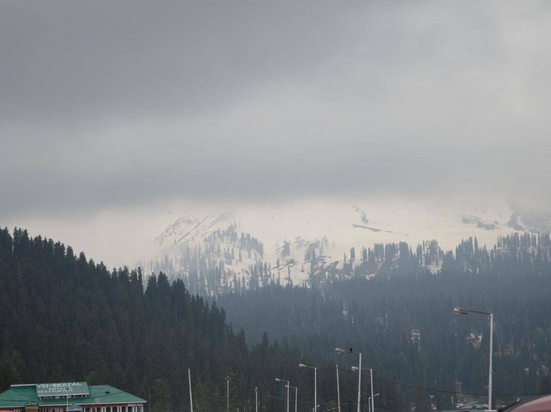 Yemberzal Hotel & Restaurant主图