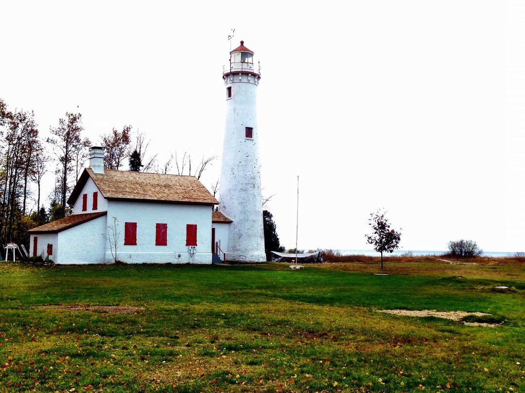 Sturgeon point lighthouse景点图片