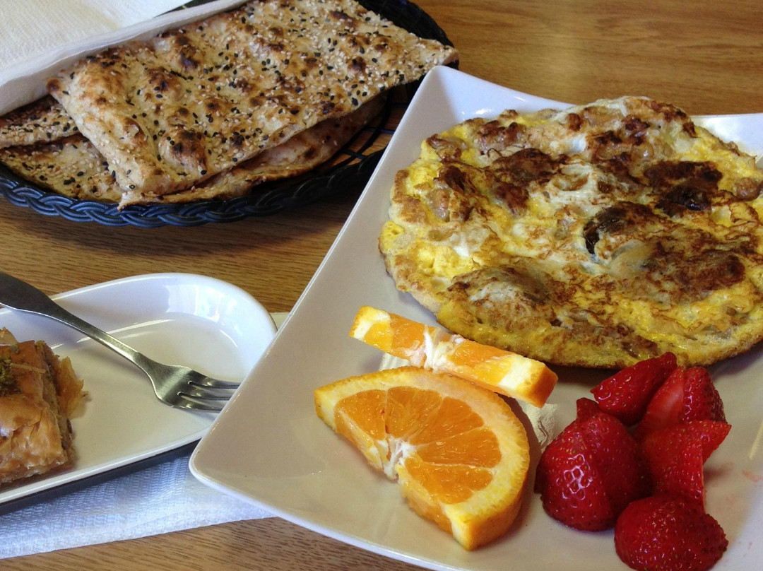 Yeganeh Bakery & Cafe