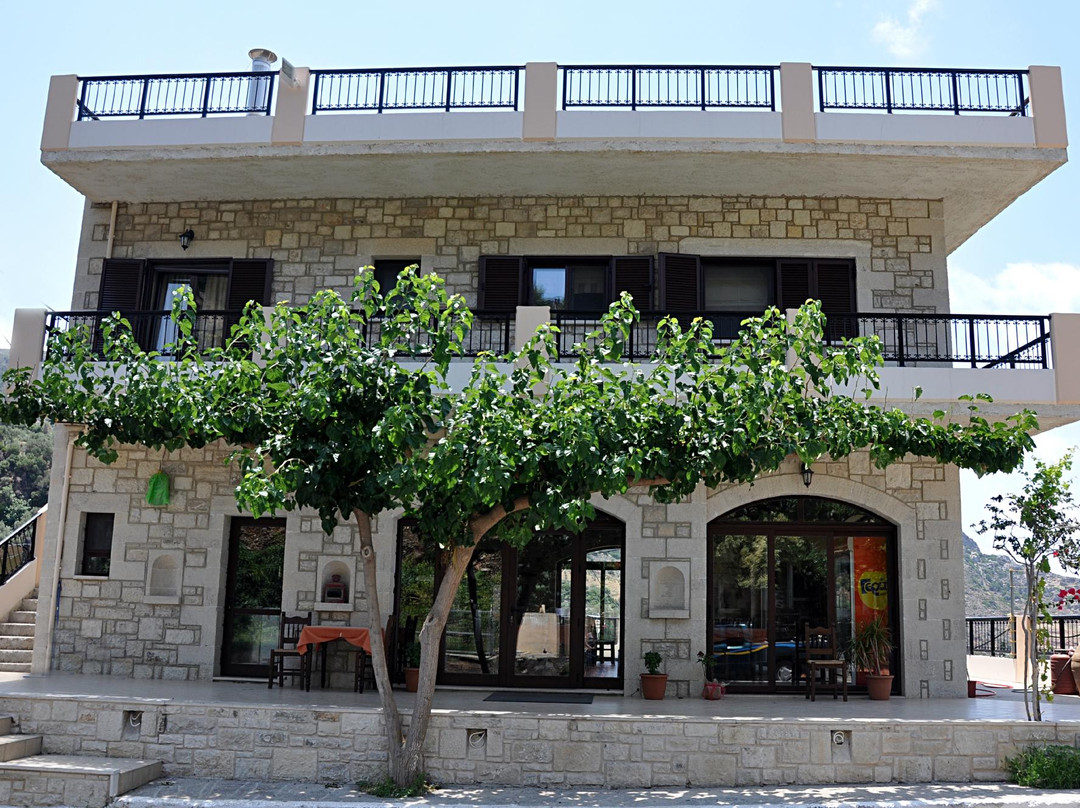Feidias Apartments