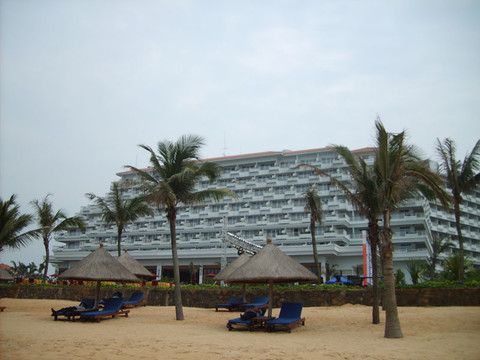 西海岸大酒店主图