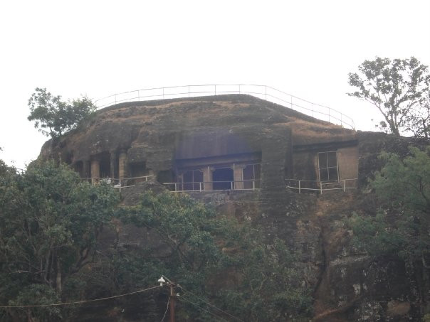 Pandav Caves景点图片
