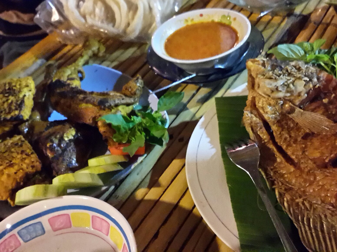 Krajan餐馆和美食-Bebek Kobong II