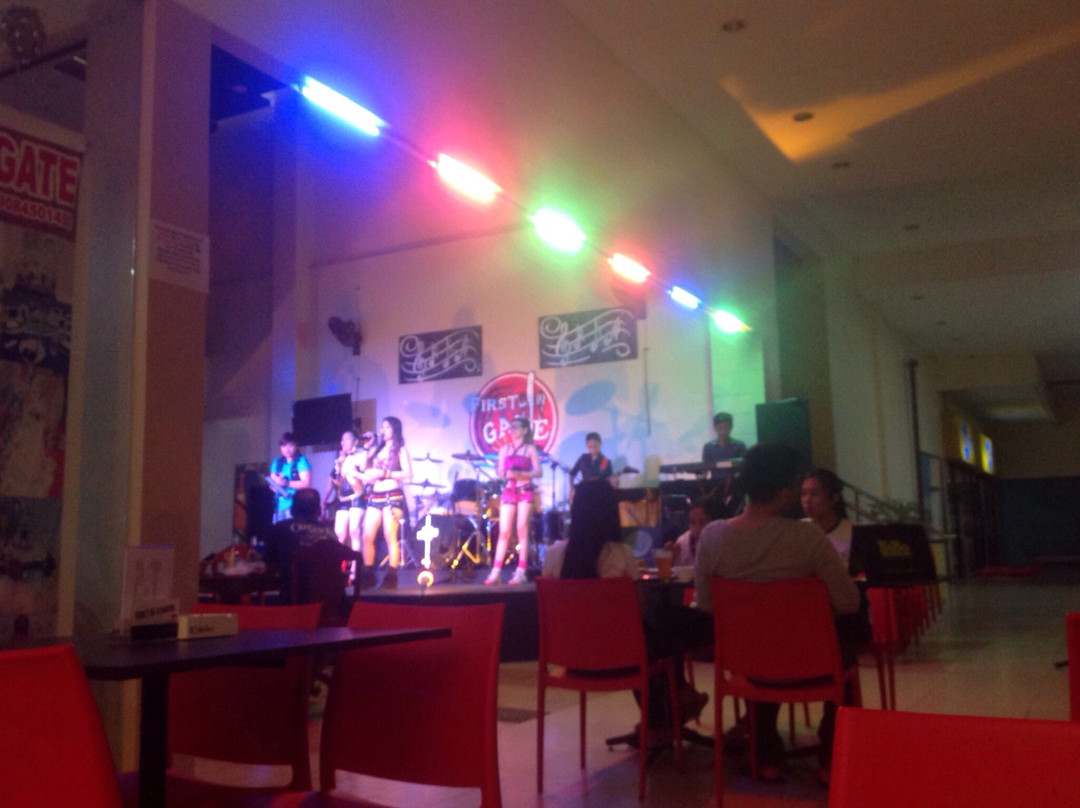 Ilagan餐馆和美食-First Gate Dreamwave