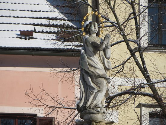 Valvasorjev trg Square-Lasko必去景点