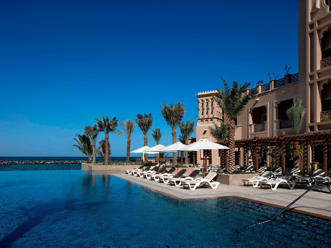 Sheraton Sharjah Beach Resort & Spa主图