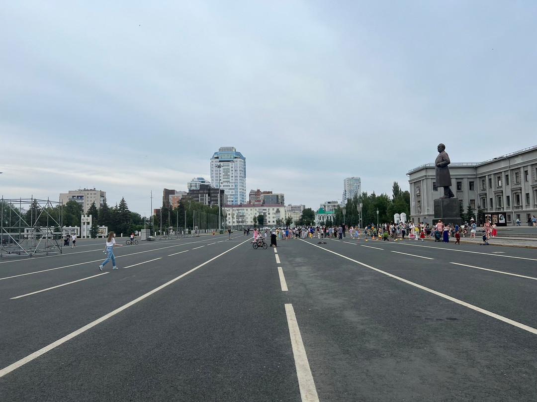 Kubychev Square-萨马拉必去景点