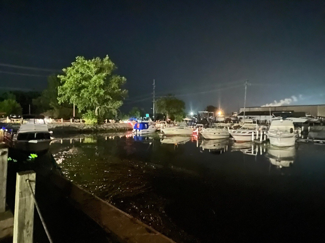 The Clamdiggers Lounge & Pizzeria-门罗必去景点