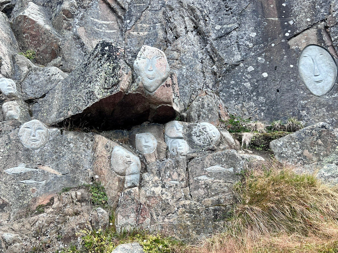 Qaqortoq Rock Art景点图片