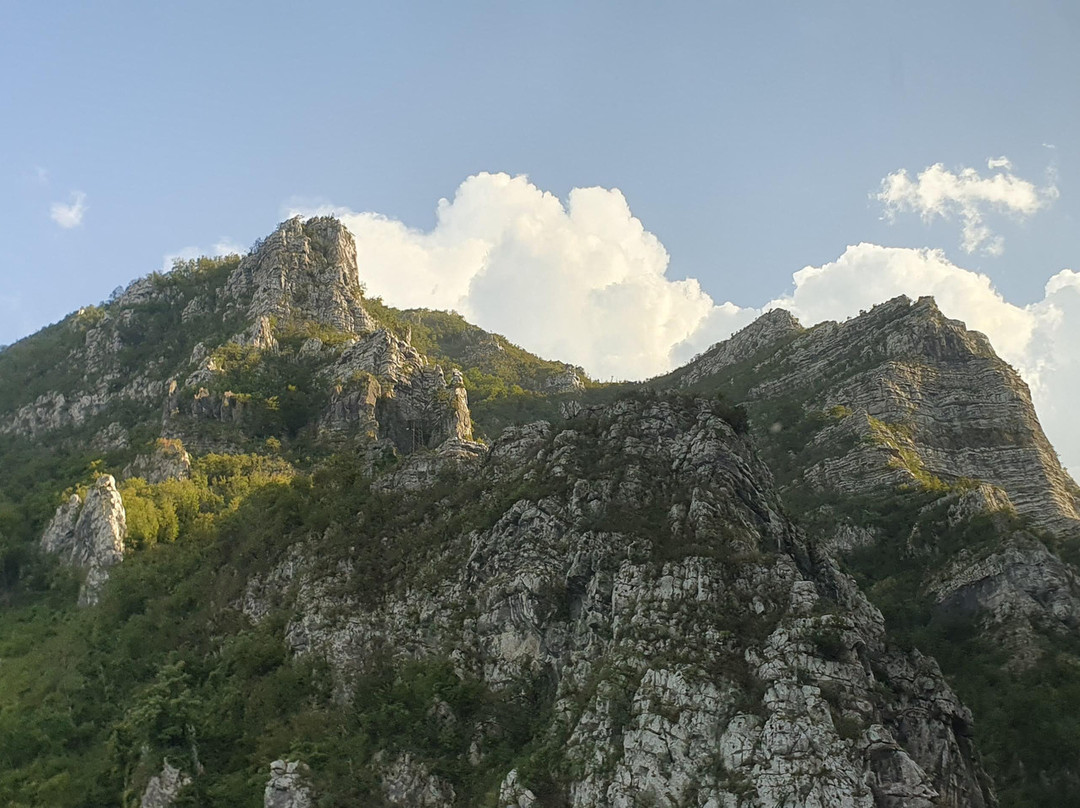 Herzegovina Hiking Adventure景点图片