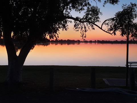 Gum Bend Lake-Condobolin必去景点
