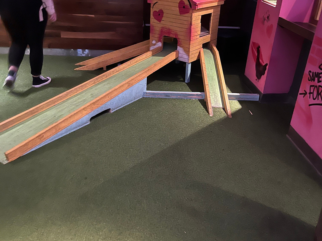 House of Holes-德比必去景点