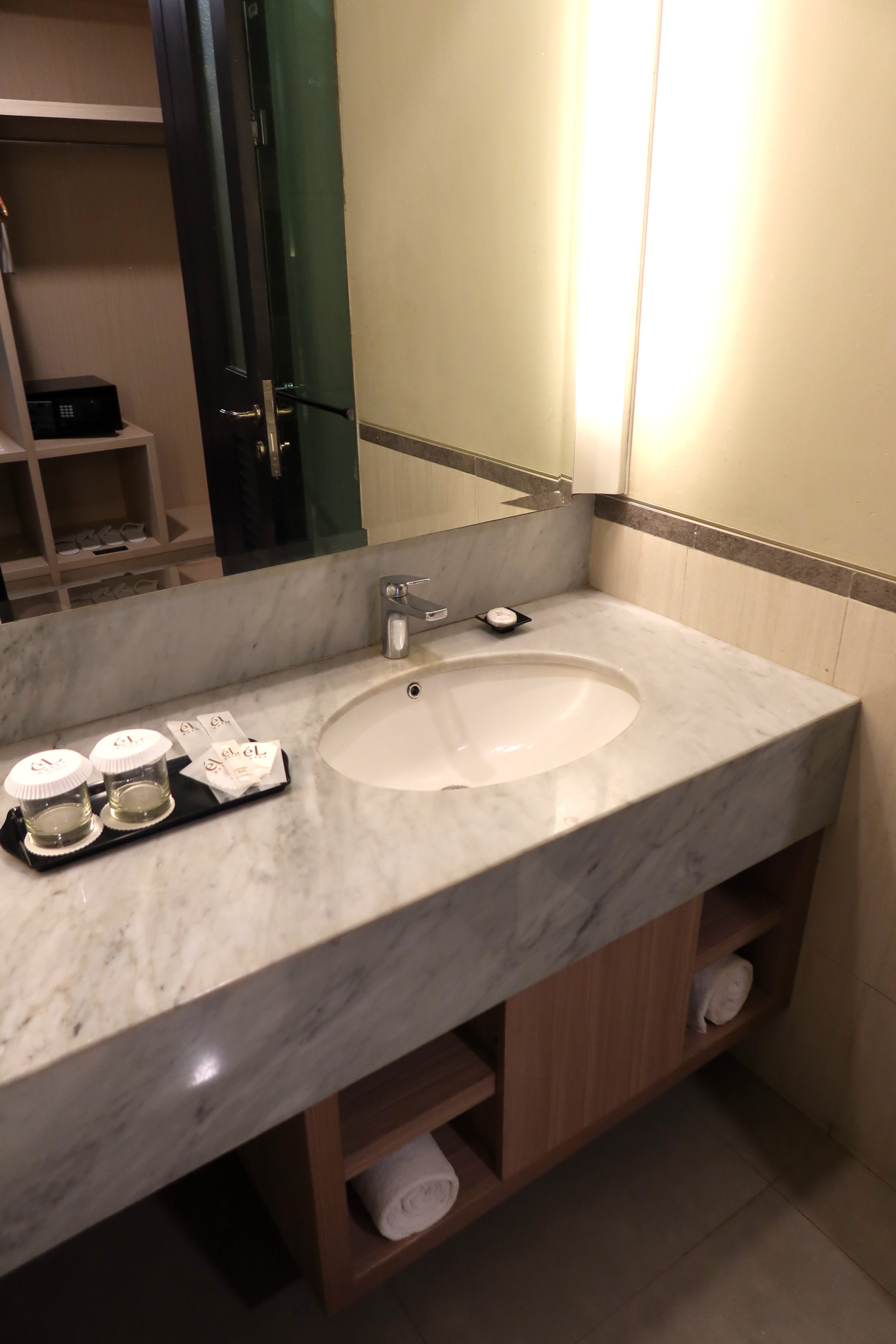éL Hotel Banyuwangi-浴室